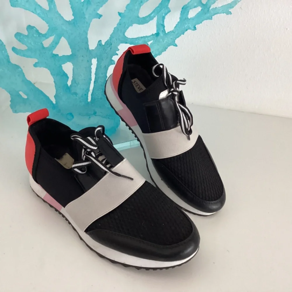 REDUCED Steve Madden Black, Red, and White Mesh Sneakers Walking Shoes 7.5M